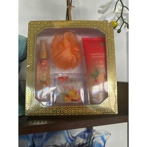 Calgon Hawaiian Ginger 4 Piece Gift Set‎ Comes w/ Body Wash Bath Beads Mist Pouf